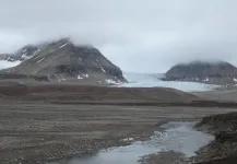 Arctic dust found to be a major source of particles that form ice crystals in Arctic low-level clouds