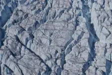 Cracks in Greenland Ice Sheet grow more rapidly in response to climate change 2