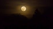 Does the moon affect our sleep?