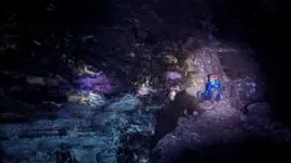 Fluorescent caves could explain how life persists in extraterrestrial environments 3