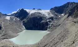 Global retreat of glaciers has strongly accelerated