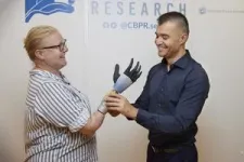 Groundbreaking achievement as bionic hand merges with user’s nervous and skeletal systems, remaining functional after years of daily use 3