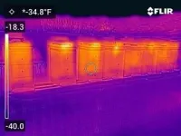 Honeybee cluster—not insulation but stressful heat sink 2