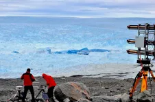 Icebergs push back