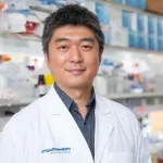 Jun Wu receives the 2024 ISSCR Outstanding Young Investigator Award for his innovative work on stem cell-based embryo and chimera models