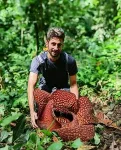 Researchers issue urgent call to save the world’s largest flower -Rafflesia - from extinction 2