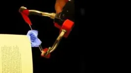 Robotic grippers offer unprecedented combo of strength and delicacy 2