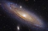 Stream of stars in Andromeda satellite galaxy shows cosmic collision 2