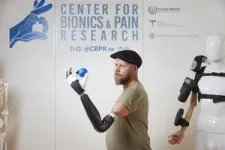 Surgical and engineering innovations enable unprecedented control over every finger of a bionic hand 2