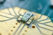 University of Bristol researchers develop world’s smallest quantum light detector on a silicon chip 3