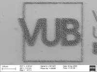 VUB researchers assemble patterns of micro- and nanoparticles