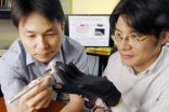 Wearable device that vibrates fingertip could improve ones sense of touch